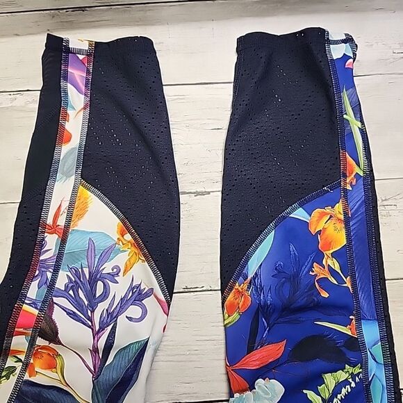 Athleta Tropical Precision High Waisted Floral Print Mesh Panels 7/8 Leggins M - Picture 8 of 11